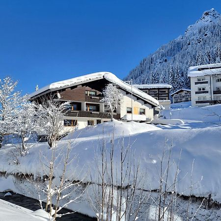 Gasthof-Pension Wulfenia Gargellen Exterior photo